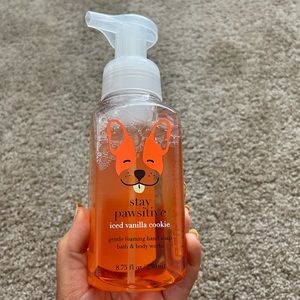 B&BW Iced Vanilla Cookie Foaming Soap